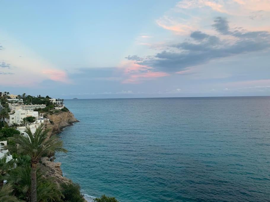 Preciosa Casa En Vilajoyosa Con Vistas Al Mar En Las Casas Colgantes Del Casco Antiguo فيياخويوسا المظهر الخارجي الصورة
